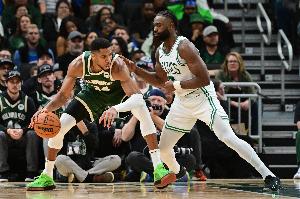 皮尔斯：绿军不该交易字母哥！双探花是赢球组合没必要拆散